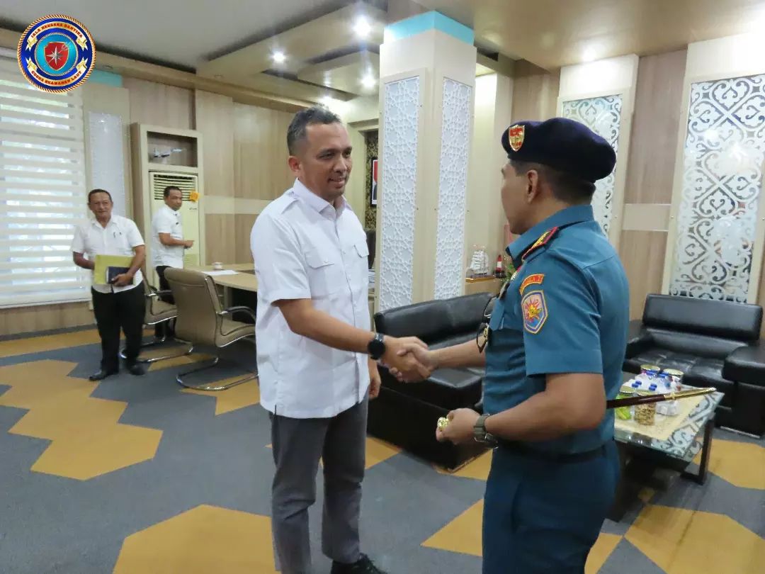 Komandan Guskamla Koarmada I, Kolonel Laut (P) Tony Herdijanto, S.E., M.Sc silaturahmi bersama walikota