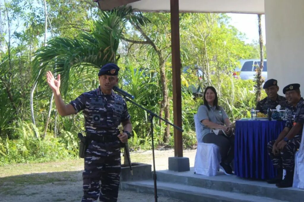 Guskamla Koarmada III Laksamana pertama TNI Tunggul peresmian Tribun lapangan tembak pistol Jhon Lie Lanal biak