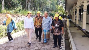 Cen sui Lan Salurkan Bantuan MCK Pesantren Al Kautsar Tanjungpinang