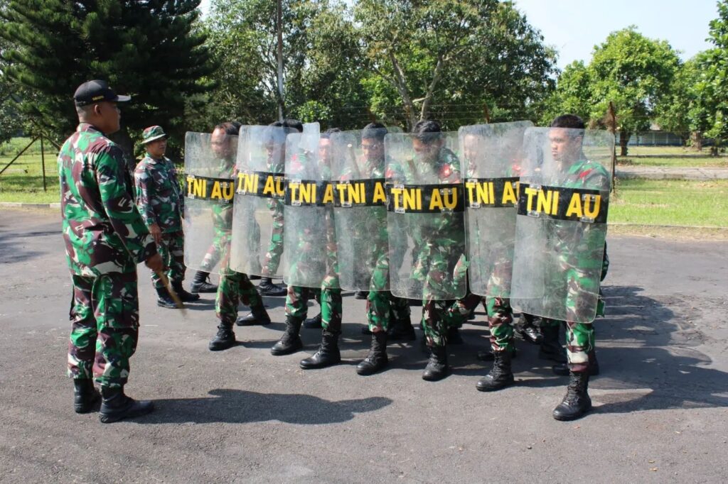 tugas penanggulangan Huru Hara, Lanud Abd Saleh menggelar Latihan Gulhura (Penanggulangan Huru Hara)