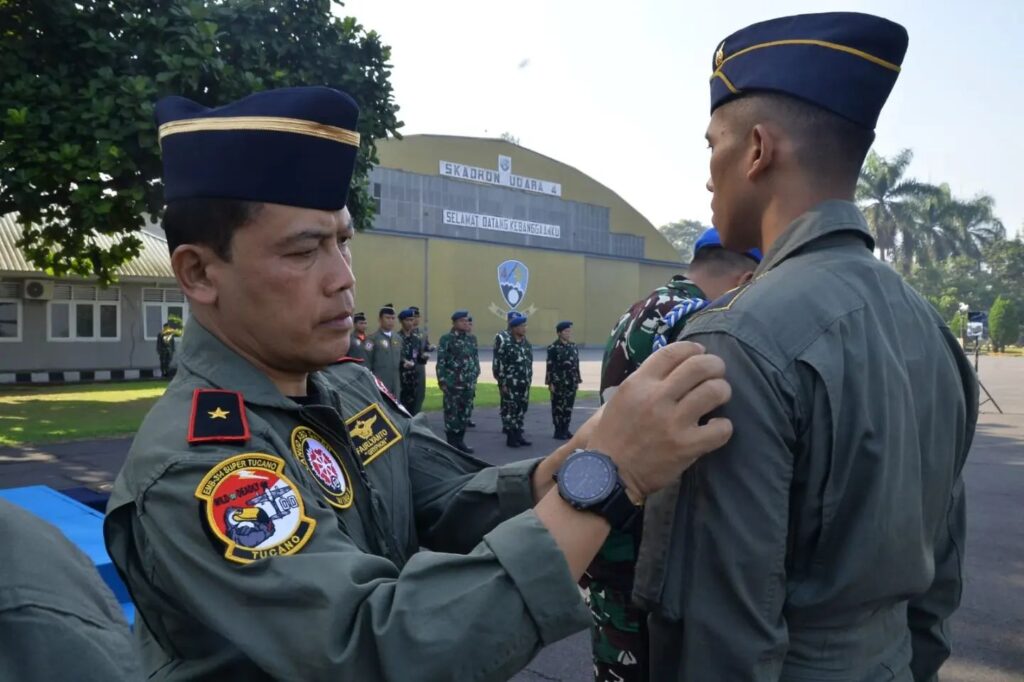Komandan Lanud Abdulrachman Saleh Malang Marsma TNI Fairlyanto, menutup Pendidikan Kursus Pengenalan Terbang Pesawat Angkut (KPTPA) di Skadron Udara 4 Wing Udara 2 Lanud Abdulrachman Saleh