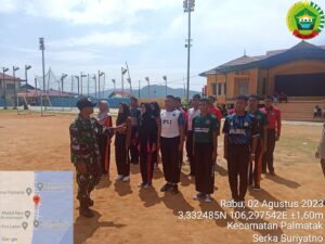 Serka Suriyatno Berikan Pelatihan Paskibraka Kepada Siswa Siswi SMAN 1 Palmatak