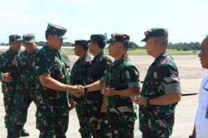 Danlanud Abd Saleh Sambut Kedatangan Panglima TNI di Banyuwangi