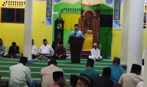 Wabup Wan Zuhendra Gelar Silaturahmi dan Tarawih Bersama di Masjid Darussalam Desa Langir