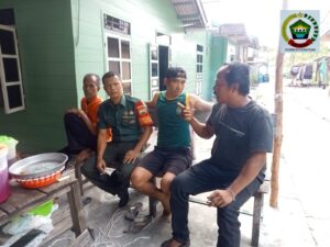 Sambangi Desa Payamaram, Sertu M Hasibuan Lakukan Komsos Rutin
