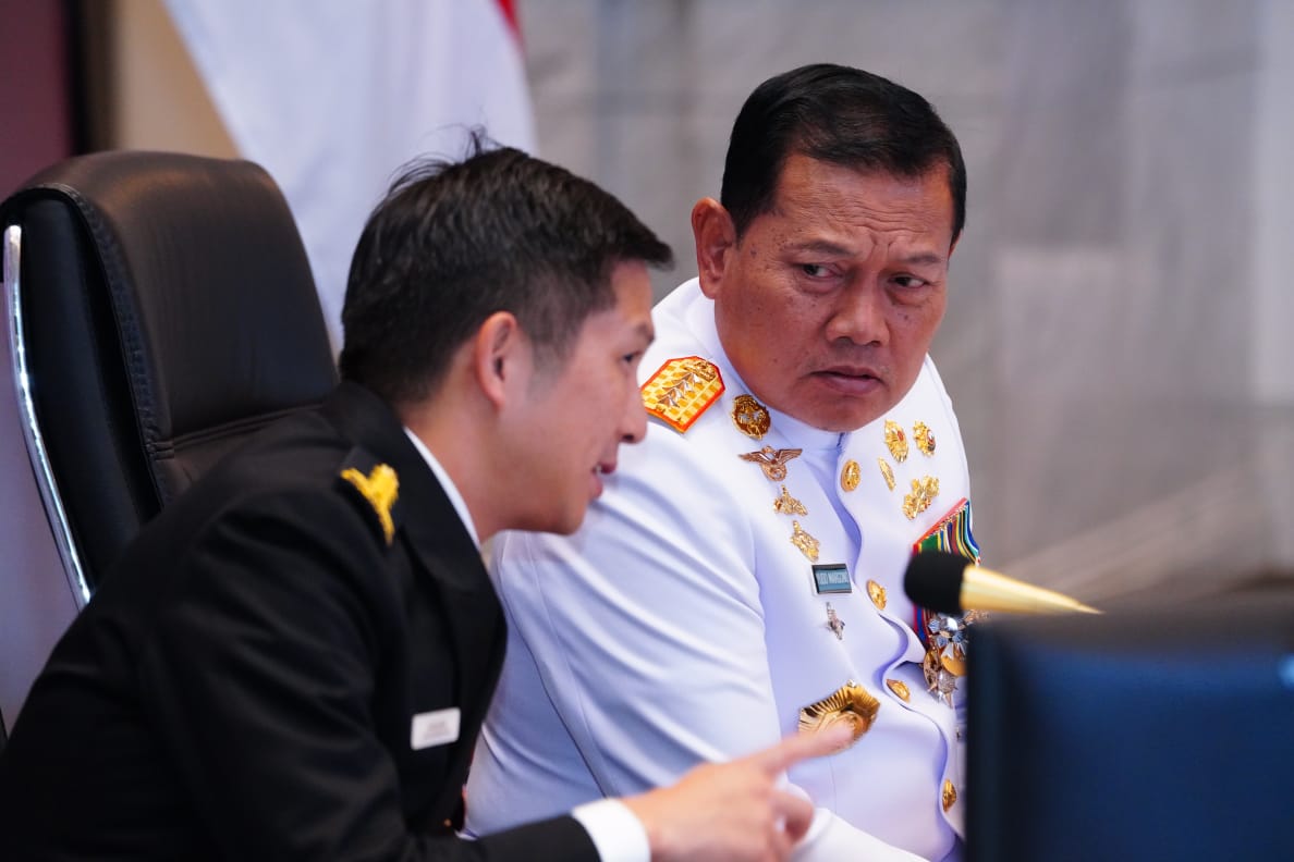 Panglima TNI Laksamana TNI Yudo Margono, bersama Panglima Angkatan Bersenjata Singapura memimpin Sidang ke-24 Combined Annual Report Meeting Indonesia-Singapore