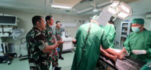 Anak pulau Natuna Disunat Diatas Kapal Perang Indonesia