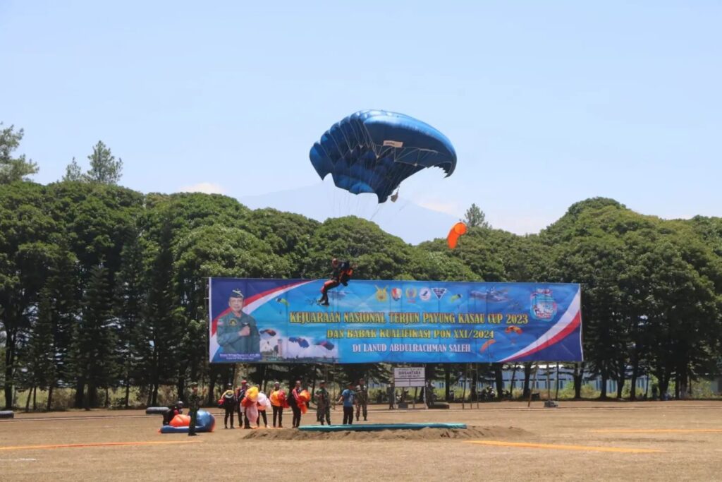 169 Atlet ikut Kejurnas Terjun Payung Kasau Cup 2023