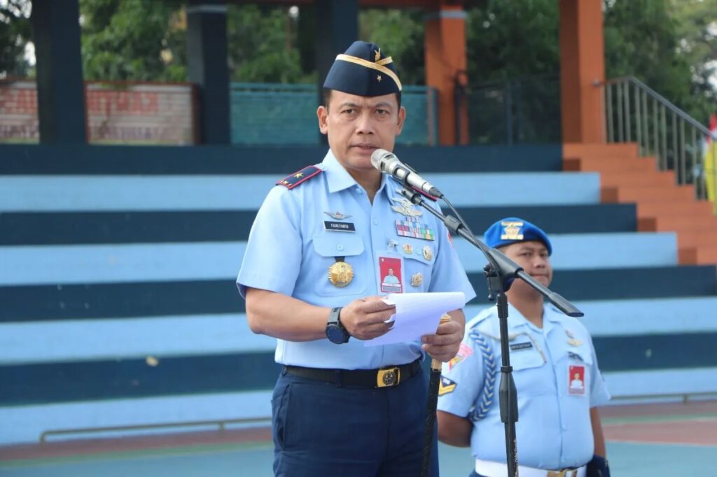 Komandan lanud Abd Saleh Marsma TNI Fairlyanto