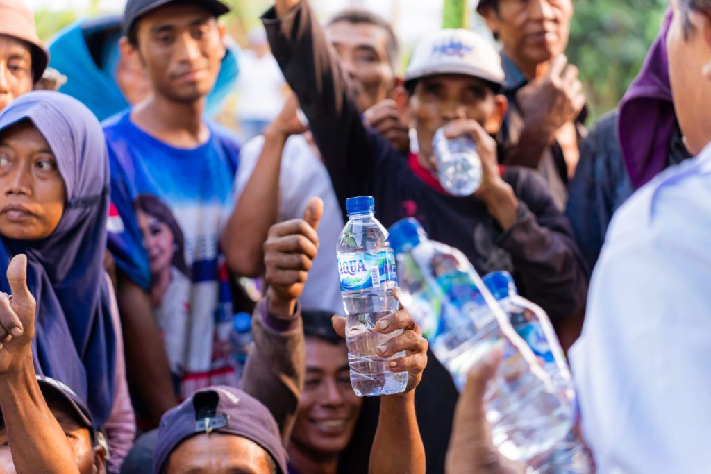 Ikatan Pemulung Indonesia (IPI) bekerjasama dengan Danone Indonesia memberikan bantuan terhadap komunitas pemulung