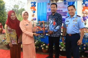 Danlanud Abd Saleh dan Ketua Yasarini Kunjungi TK Angkasa 04 Gabes Kota Batu