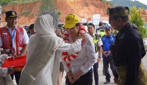 Cen Sui Lan Bantu Pecahkan Kesulitan Rakyat Karimun