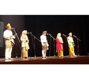 Syair Budayawan Asli Kepri Asril Masbah Tampil Memukau Teater TIM Jakarta