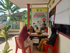 Serda Yusri Satria Komsos di Desa Tebang