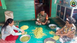 Serda Julius Terus Laksanakan Komsos di Desa Binaannya