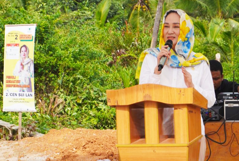 Cen Sui Lan Anggota Komisi V DPR RI Fraksi Golkar Dapil Kepri