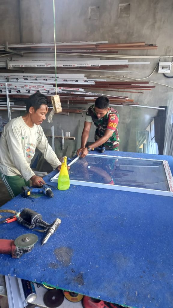 Serda Yusri Komsos Bersama Warga Desa Piabung