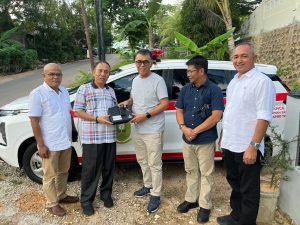Pelayanan Masyarakat Prioritas, Bupati Natuna Serahkan Mobil Ambulan