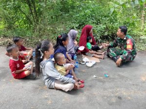 Praka Robi Chairul Silaturahmi Bersama Warga Desa Bayat