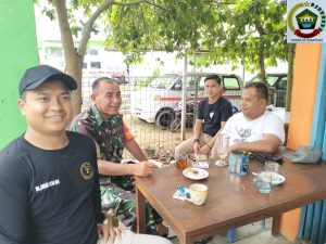 Sertu M Hadi Kembali Kunjungi Masyarakat Binaannya di Teluk Sunting