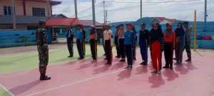 Serda Yusri Satria Latih Paskibra SMAN 1 Palmatak