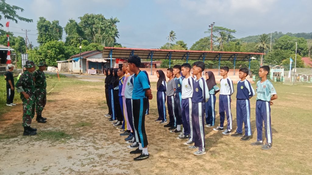 Serka Hasibuan Tanamkan Pendidikan PBB Kepada Paskibra Kecamatan Kute Siantan