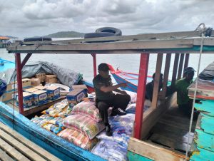 Babinsa Sahabat Warga, Sertu M Hadi Komsos di Desa Teluk Sunting