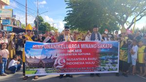 Pesona Minang Kabau Warnai Pawai Budaya HUT RI ke-79 di Natuna