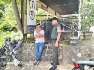 Sertu M Hadi Kunjungi Desa Teluk Siantan Lakukan Komsos Rutin