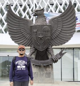 Politik Sejati, Merajut Kesejahteraan Bersama, Melampaui Jebakan Uang dan Kekuasaan