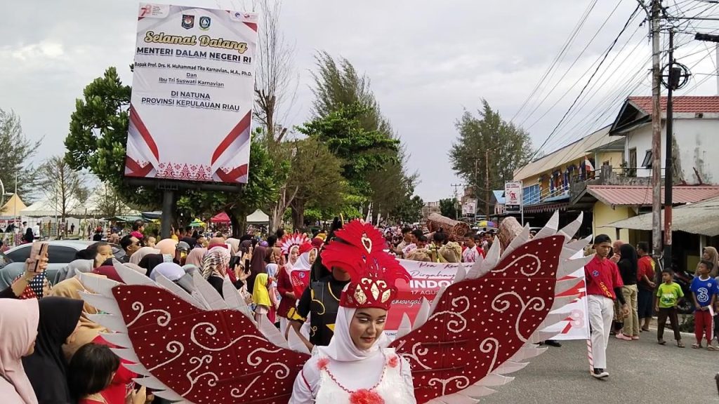 Menyelenggarakan pawai budaya dan pagelaran budaya kebangsaan bersama pelajar SLTA Natuna tahun 2023