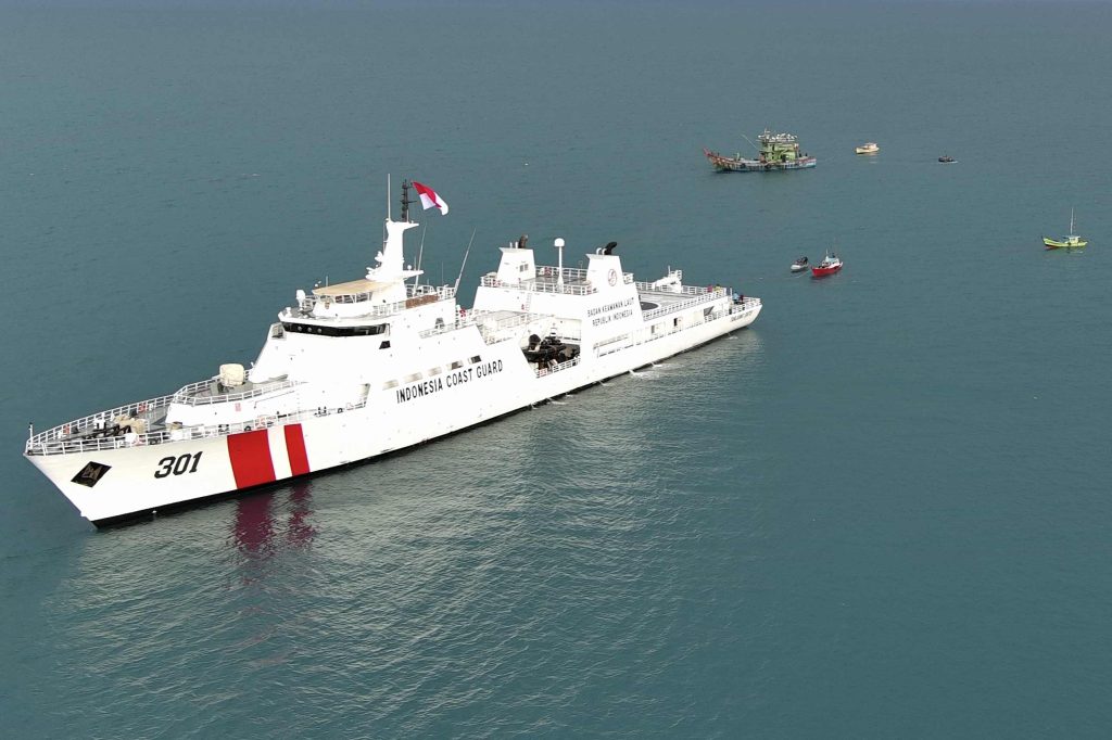 KN Tanjung Datu 301 Menjaga Kedaulatan Laut Nusantara