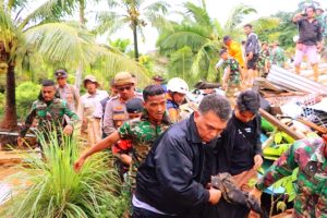 Saat Bumi Berguncang, Hati Mereka Tetap Teguh, WS RH Bersama Masyarakat Adalah Kita