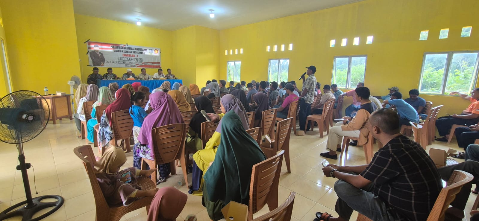 Anggota DPRD Provinsi Kepulauan Riau (Kepri), Marzuki SH, mengadakan penjaringan aspirasi masyarakat (Jaring Asmara) di Desa Bukit Padi