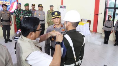 Sekretaris Daerah Kabupaten Natuna, Boy Wijanarko, SE, didampingi oleh Wakapolres Natuna, Kompol Paten Tarigan, SH.