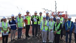 Gubernur Kalimantan Selatan (Kalsel) H. Muhidin melakukan peninjauan infrastruktur strategis jalan dan jembatan di Kabupaten Tanah Bumbu.