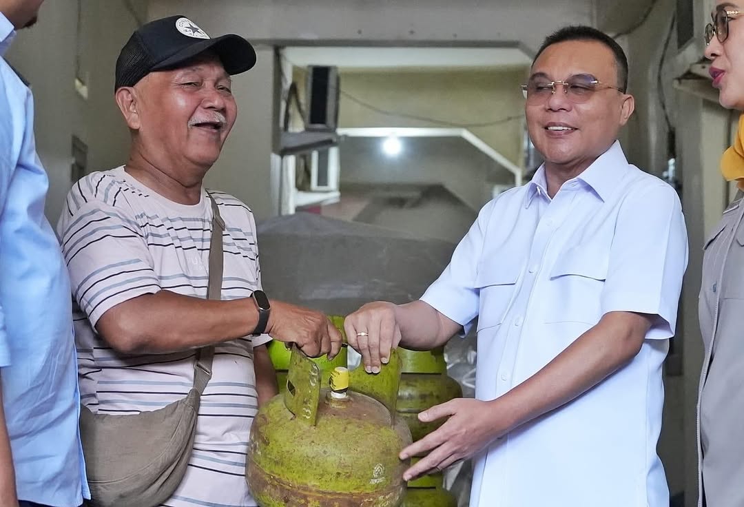 Wakil Ketua DPR RI, Sufmi Dasco Ahmad, bersama pimpinan dan anggota Komisi VI DPR, melakukan inspeksi mendadak (sidak) ke sejumlah pangkalan dan sub pangkalan LPG 3 Foto Instagram