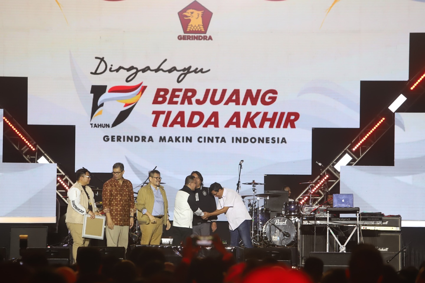 Kebersamaan yang Hangat antara Rakyat dan Wakil Rakyat