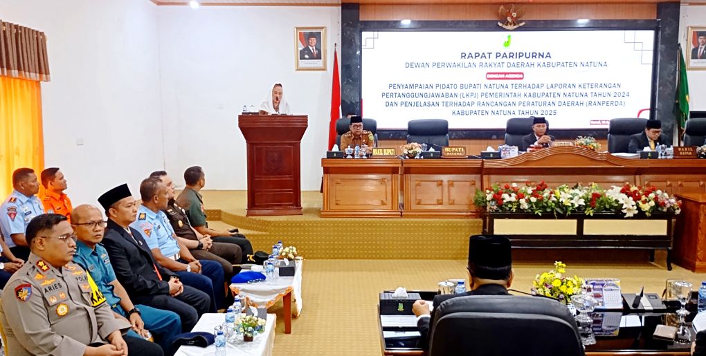 Bupati Natuna Cen Sui lan membacakan laporan LKPJ Bupati tahun 2024