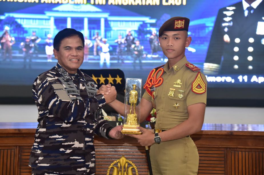 Dr. Muhammad Ali, Kasal yang Berdedikasi