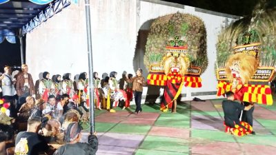 Atraksi Reog pantai piwang