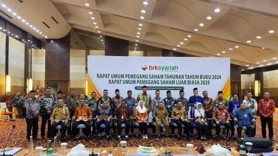 Foto bersama pejabat RUPS BRKS di Pekanbaru, Selasa (29/4/2025).  