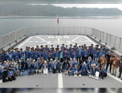 Siswa SMPN 30 Bandar Lampung Antusias Jelajahi KRI Bontang907, Tanamkan Semangat Kebaharian Sejak Dini