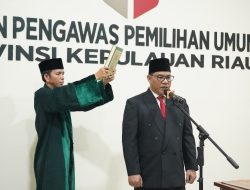 Pelantikan Said Abdullah Dahlawi sebagai Anggota Bawaslu Kepri Periode 2023-2028