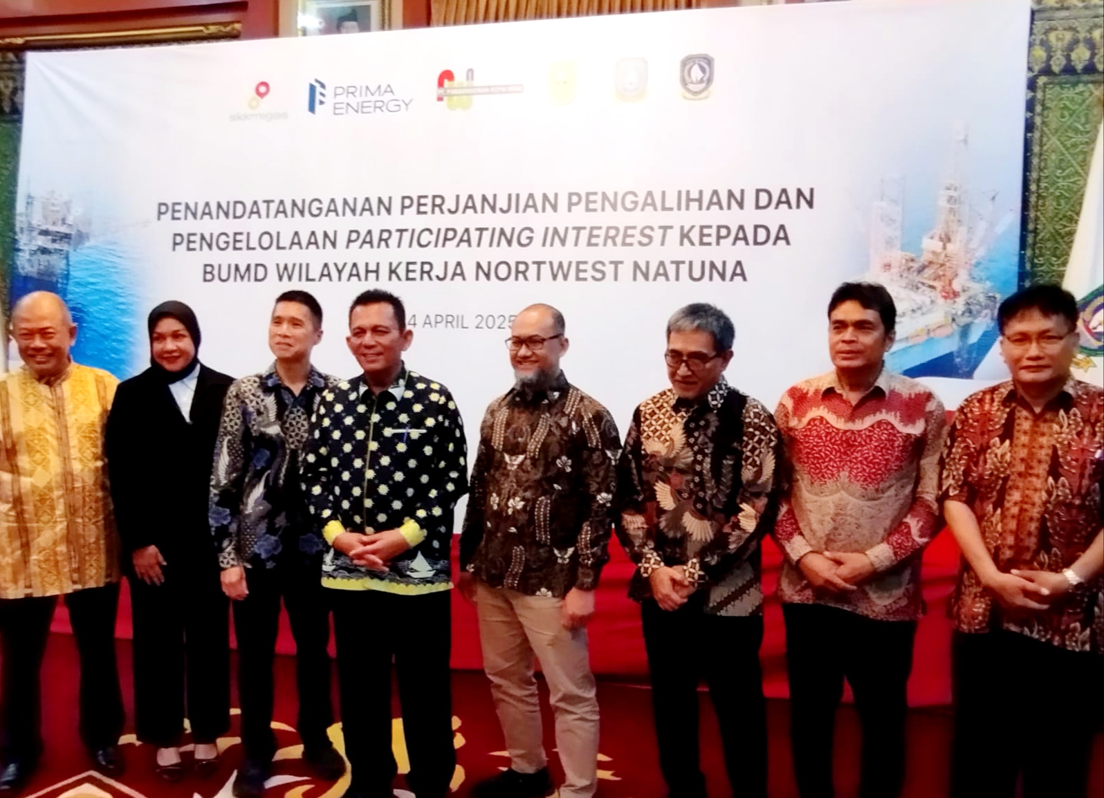 Acara penandatanganan berlangsung pada Kamis (24/4) di Gedung Daerah Kepulauan Riau, Tanjungpinang, dan dihadiri oleh sejumlah pejabat tinggi, termasuk **Bupati Natuna, Chen Sui Lan, dan Bupati Anambas, Aneng