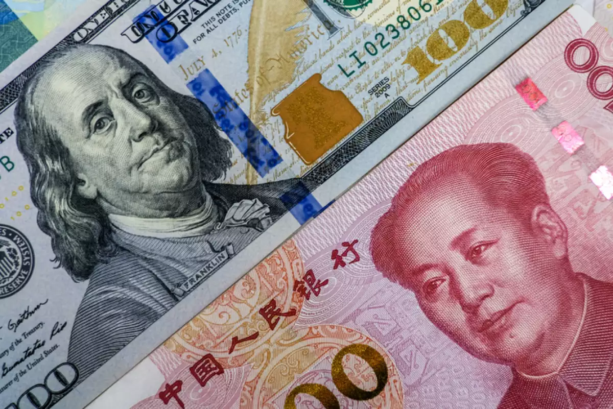 El yuan cotiza en 7.3 unidades por dólar. (Dilok Klaisataporn/Getty Images/iStockphoto)
