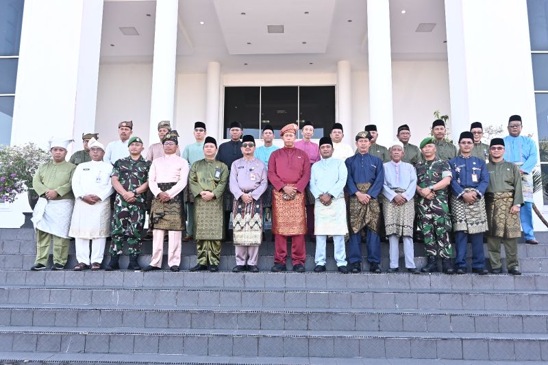 Komandan Lanud Raden Sadjad (Lanud RSA), Kolonel Pnb I Ketut Adiyasa Ambara, menghadiri Upacara Peringatan Hari Pendidikan Nasional (Hardiknas) 2025