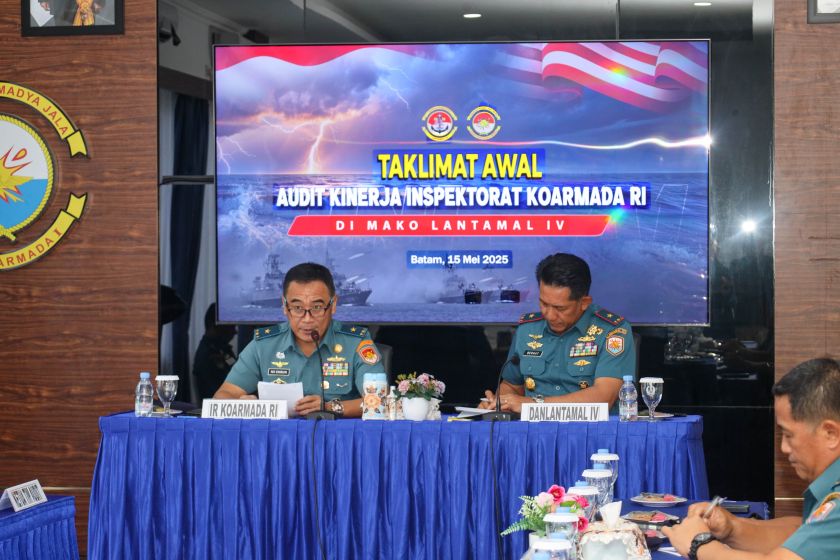 Laksma TNI Nursyawal Embun Tinjau Audit Kinerja IT Koarmada RI di Batam