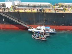 KN Tanjung Datu 301 Pimpin Evakuasi Darurat Kapal KM Pasifik Memori II yang Tenggelam