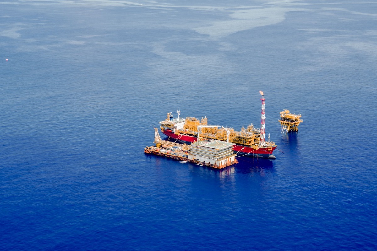 Floating Production Storage and Offloading (FPSO) Marlin Natuna dan Belanak di perairan Laut Natuna Utara